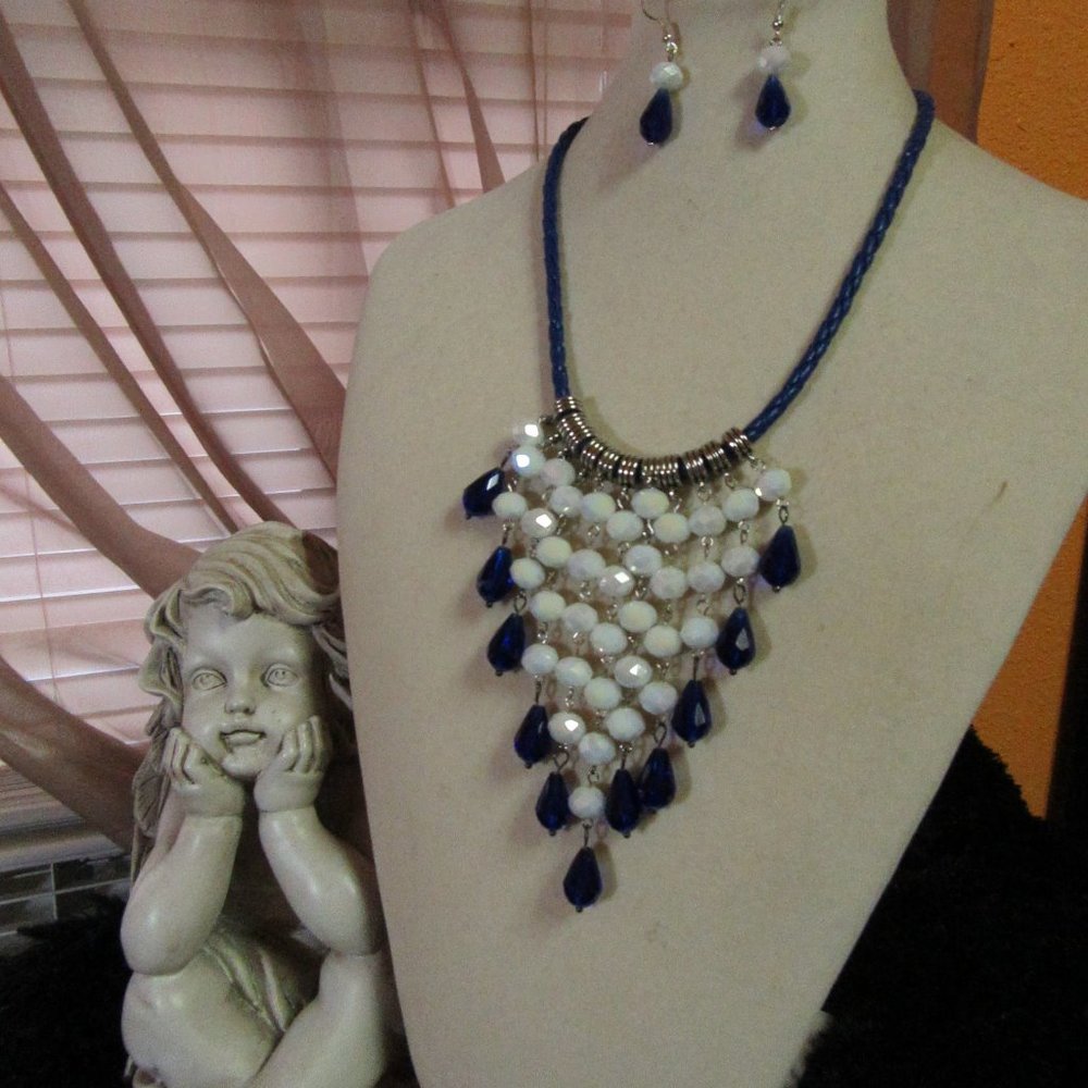 Arrow Style Necklace and Earrings